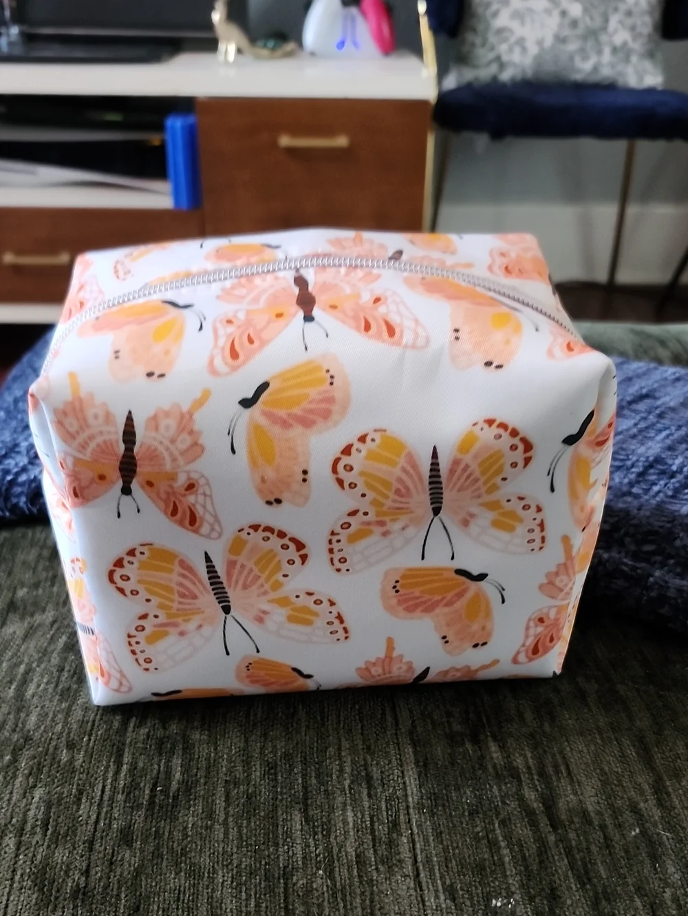 bebe Cosmetic Bag Butterfly Pattern  - Pink & Orange New W/2 Travel Bottles.